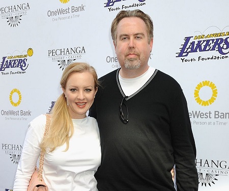 Wendi McLendon-Covey And Her Husband, Greg Covey Are Married For 24 Years