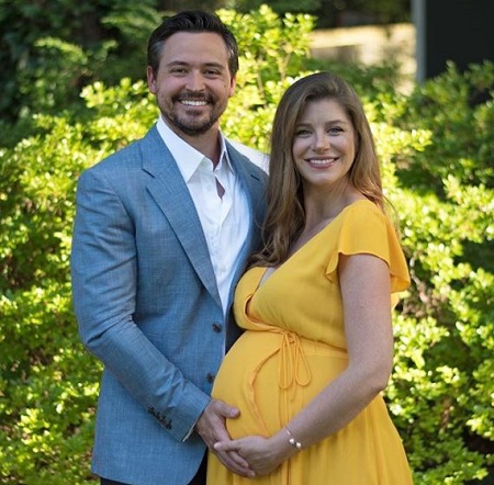 Kait Parker and Michael Lowry are expecting their first kid.