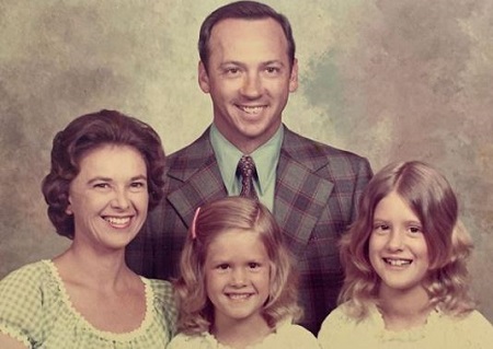 The childhood image of Nancy O'Dell with her parents and elder sister Karen O'Dell.
