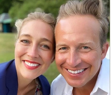  The 50 aged CBS news anchor Chris Wragge is married to his girlfriend-turned-wife holistic health coach Sarah Siciliano