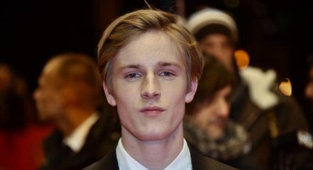 Know the Relationship Status and Net Worth of Dark Actor, Louis Hofmann