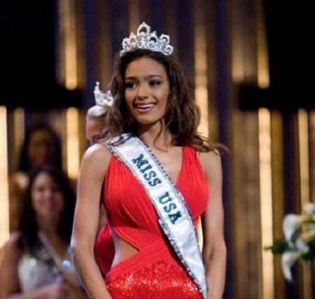 Miss USA 2007 Rachel Smith serves as a correspondent for Entertainment Tonight.