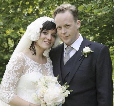  The British singer Lily Allen was married to Sam Cooper from 2011 to 2015.