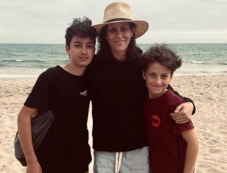 The actress Annabeth Gish with her two sons Cash Alexander (left) and Enzo Edward Allen (right).