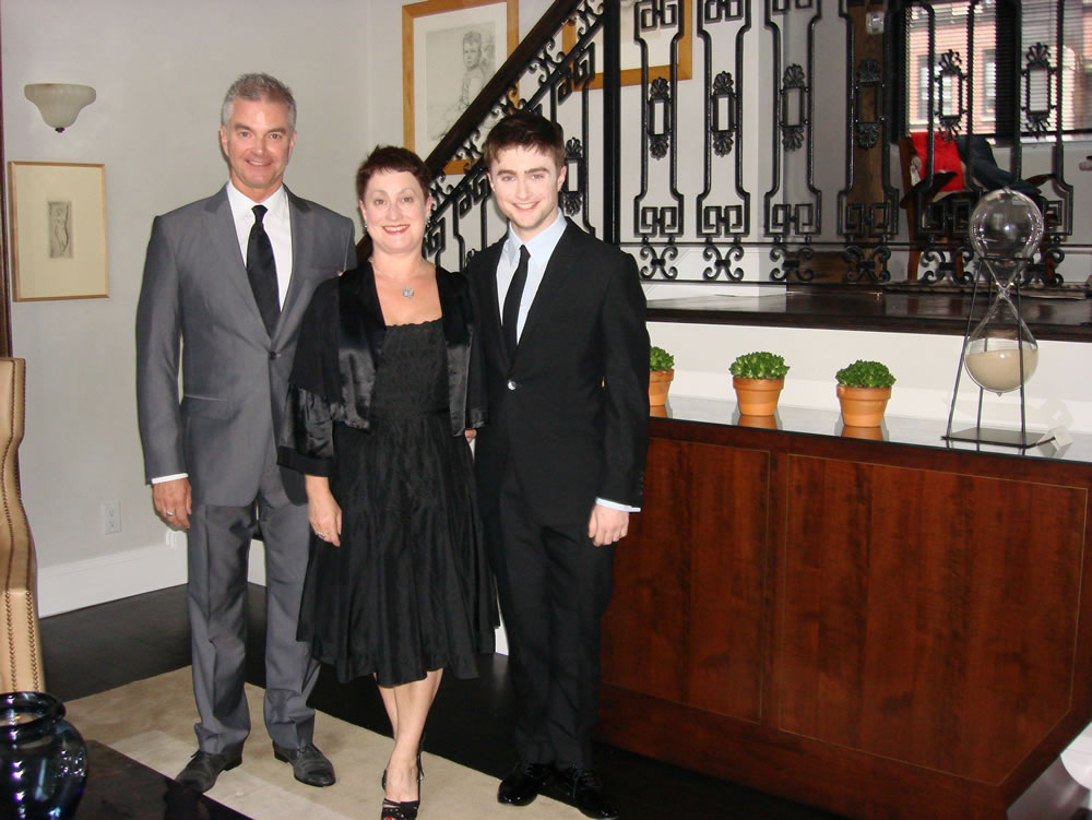 Marica Gresham(middle) with her husband, Alan Radcliffe(left), and a son, Daniel Radcliffe.