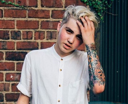 The You-Tuber Sam Pottorff has an estimated net worth of around $500 thousand.