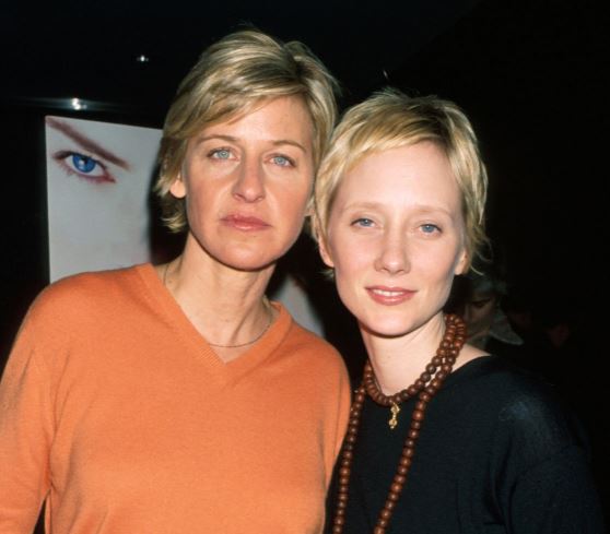  The comedian Ellen Degeners and an actress Anne Heche (right) previously dated from 1997 to 2000.