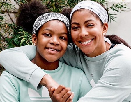 The celebrity daughter Lailaa Nicole Williams with her mother Candace Parker (basketball player).