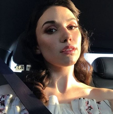  Grace Fulton has an estimated net worth of around $700 thousand.