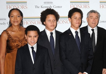 Julian Henry De Niro Along With His Siblings and Dad