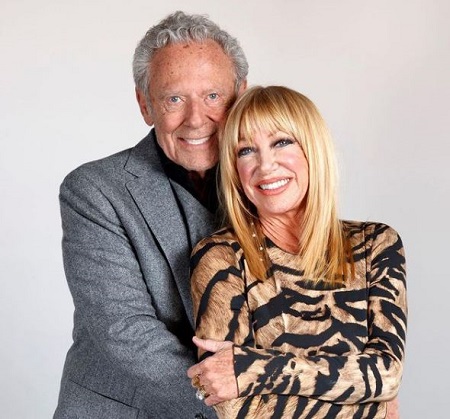 Suzanne Somers is married to Canadian TV host, Alan Hamel since 1977.