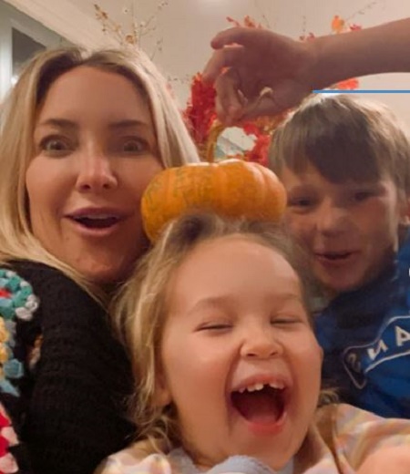  Kate Hudson With Her Son and Daughter