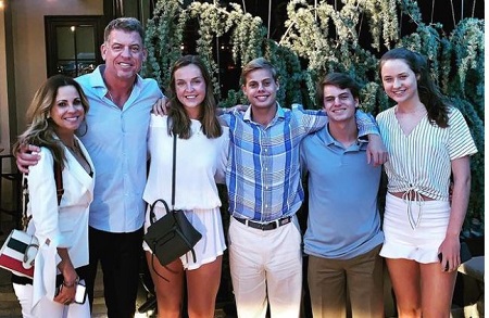 Catherine Mooty and Troy Aikman with their daughters, Jordan, Alexa Aikman, and sons, Luke, Val Mooty.