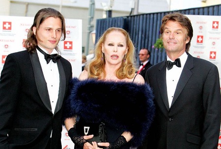 Dimitri Alexandre Hamlin (left) with his mother Ursula Andress and father Harry Hamlin.