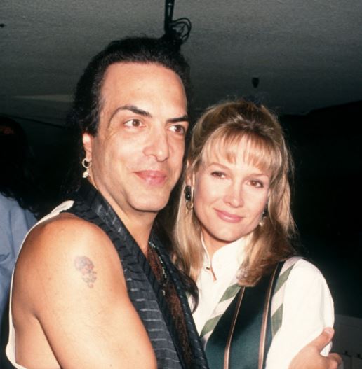  The Kiss band co-founder, vocalist Paul Stanley was married to actress Pamela Bowen from 1992 to 2001.