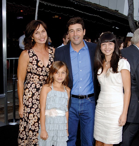 Kathryn Chandler and Kyle Chandler With Their Daughters, Sydney and Sawyer Chandler