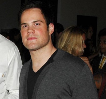 The 40 aged Mike Comrie is the son of Canadian businessman Bill Comrie.