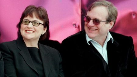 Paul Allen had a strong connection with his sister, Jody Allen. Did Allen ever married in his lifetime? Who is his wife?