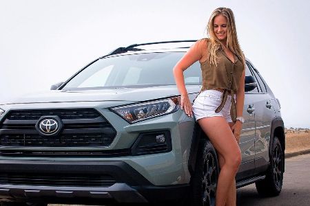 Jenna Bandy owns an expensive car, Toyota RAV4 TRD Off-Road model. How much salary does Bandy receive for her basketball coaching classes?
