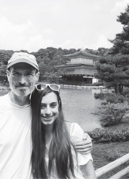 Erin Sienna Job with her father, Steve Jobs. How much is Erin's net worth? Know her father's wealth!