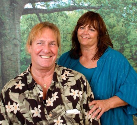 Ron Deutschendorf with his beloved wife, Terri Deutschendorf. How is Ron's married life going?