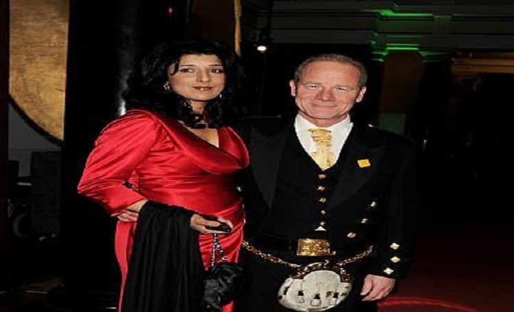 Peter Mullan and Robina Qureshi's Married Life