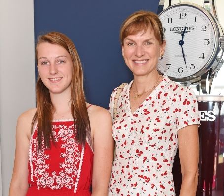 Fiona Bruce (right) with her daughter Mia Sharrocks (left).