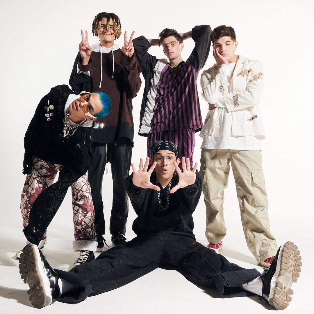 Bradson with the band members of PrettyMuch.
