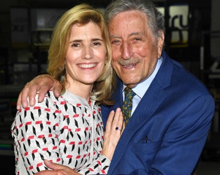 Tony Bennett is married to his third wife Susan Crow since July 2007.
