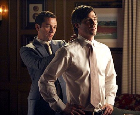 Luke Macfarlane as Scotty Wandell and Matthew Rhys as Kevin Walker on "Brothers and Sisters"
