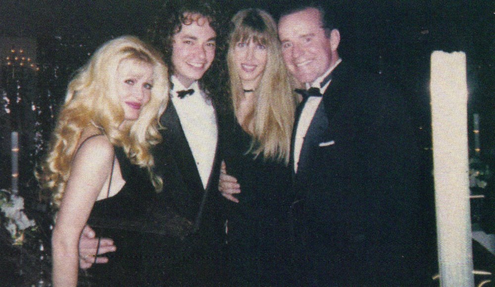 Debra Jo Fondren and her husband, Lee Zimmerman with their friends, Phil and Brynn Hartman at the New York's Eve party in 1994 at the New York mansion. How did Debra and her husband, Lee met for the first time?