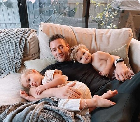  Kris Smith With His Daughters, Mila and Frankie Smith