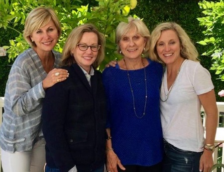 Lisa McRee (left) with her mother Barbara McRee (second from right) and sisters Amy Von (right), Andrea (second from left).