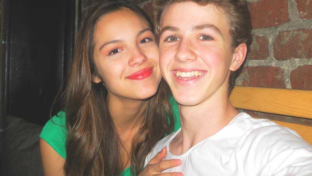 Ethan Wacker taking the selfie in the night with his girlfriend Olivia Rodrigo