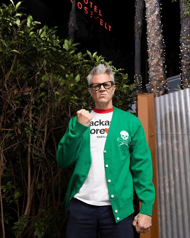 Picture of Melanie Lynn Clapp's ex-husband Johnny Knoxville wearing green color jacket and white t shirt