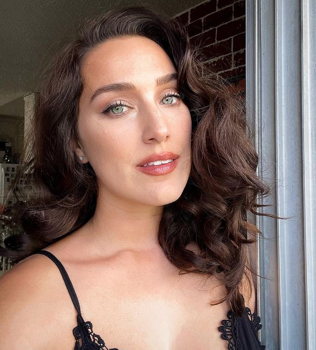 Kaleina Cordova posing for her Instagram feed.