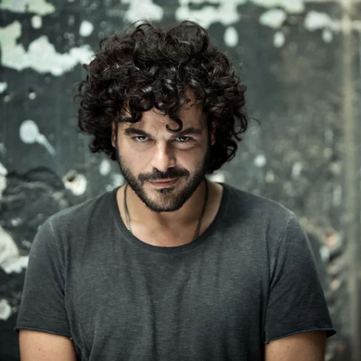 Francesco Renga posing for a photo shoot