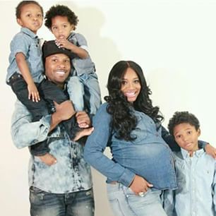Picture of Mendeecees Harris and his three children and his pregnant wife Yandy Smith 