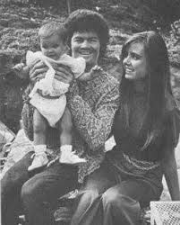 Black and white photo of childhood of Ami Dolenz and her parents Micky Dolenz and Samantha Juste