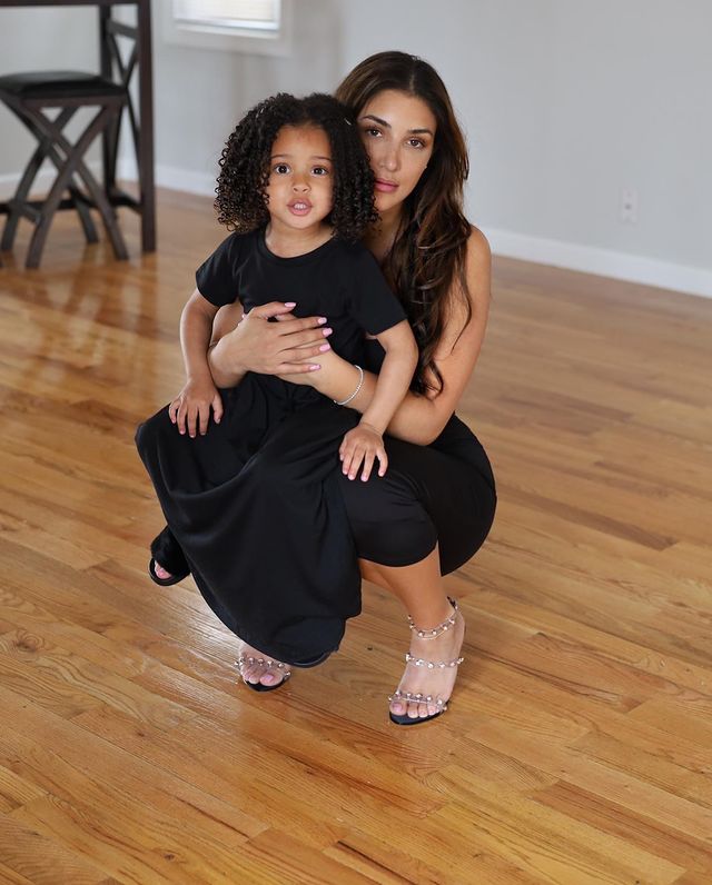 Alyssa Sorto and her daughter posing for a photo shoot.