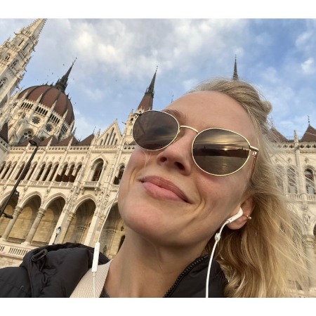 Elen Rhys shared a picture from her travel to Budapest, Hungary on Instagram.