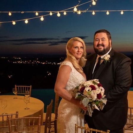 Megan Fleihr and her husband Conrad Thompson celebrated 5 year wedding anniversary in 2023.