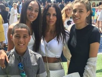 Laila Wayans and her siblings with their mother Ursula Alberto.
