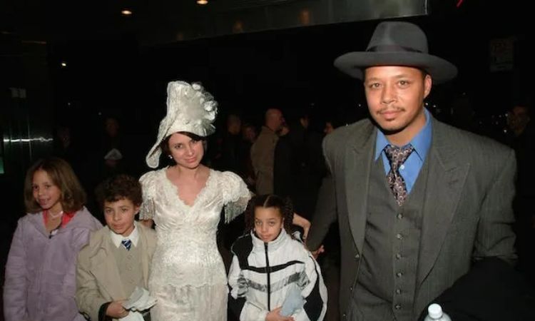 An old picture of Lori McCommas with her former husband, Terrence Howard, and kids.