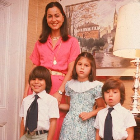 Isabel Preysler with her daughter and two sons during their early age.