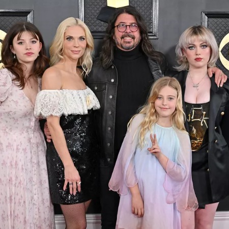 Harper Willow Grohl with her siblings and parents. 