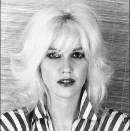 Cyrinda Foxe had an approximate net worth of $1.5 million. 