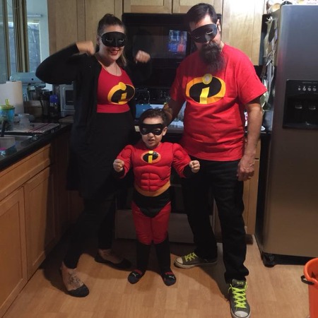 Christie Ashenoff cosplayed The Invincibles with her son and husband.