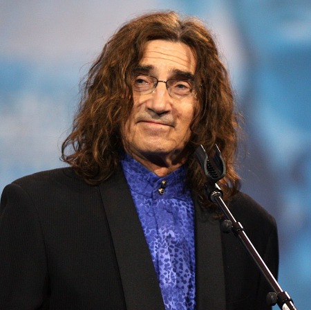 The American singer Richard Sterban has a net worth of $5 million.