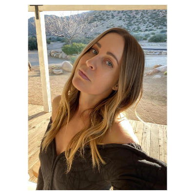 Jennifer taking a selfie on her ranch and posting it on her Instagram.